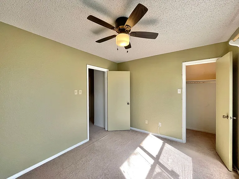 4806 Rainbow Cir — Photo 14