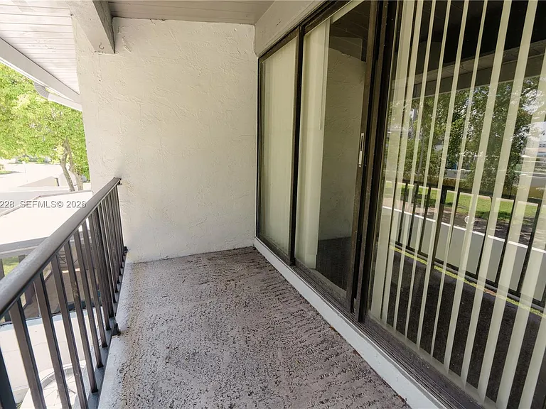 19200 NE 25th Ave #322C — Photo 9