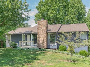 7572 Boxwood Dr, Roanoke, VA 24018