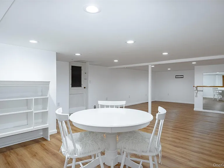 46 Barnard Ave — Photo 27