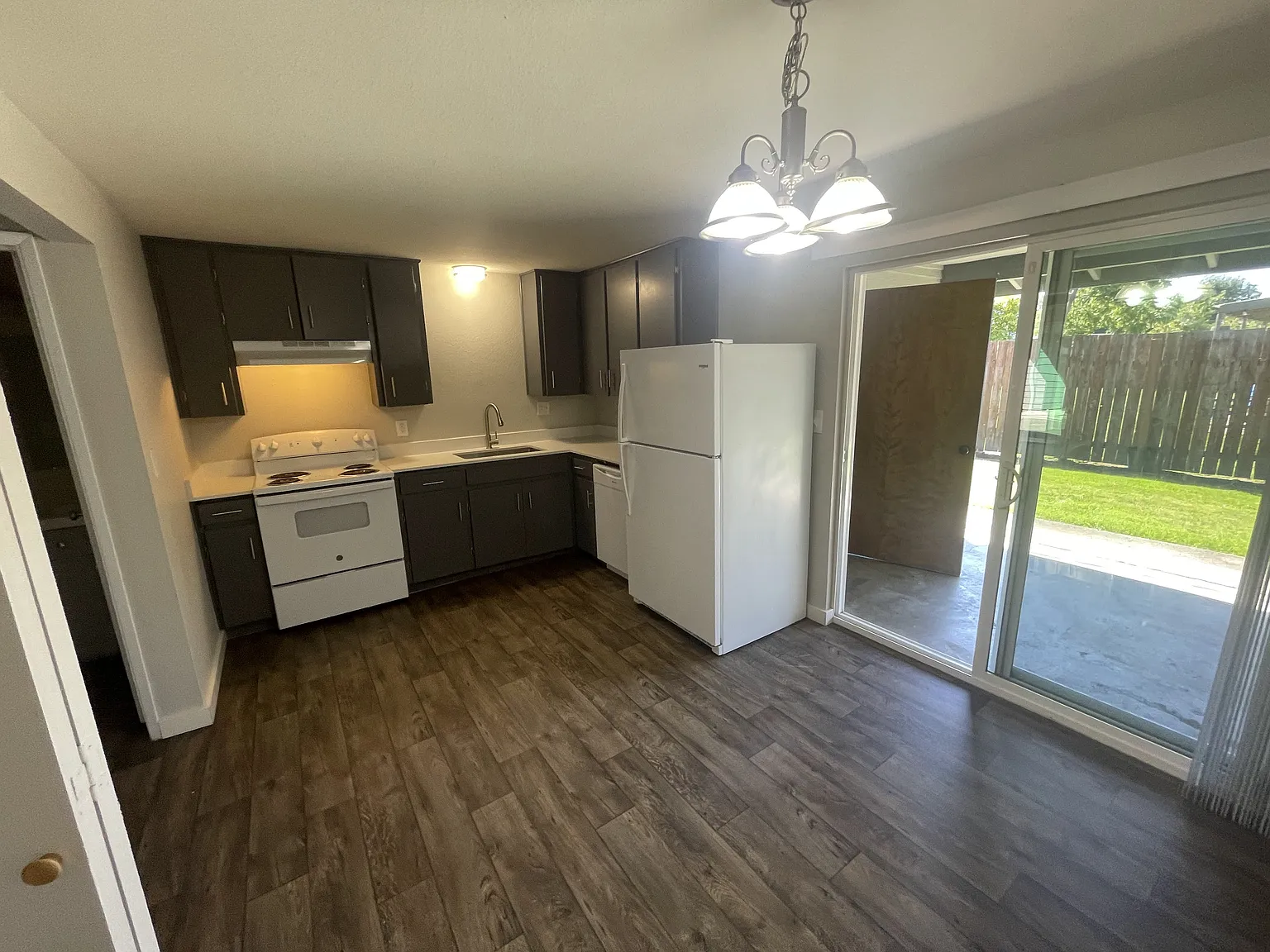 2 bed, 1.5 bath, 952 sqft, $1,999 — Photo 1