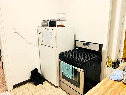 Rented by Corcoran | media 23