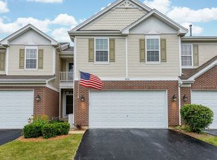 204 Larsdotter Ln, Geneva, IL 60134