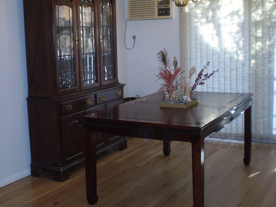 2nd image of 1023 Gold St