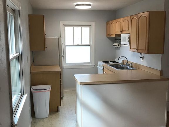 2nd image of 265 8th Ave N