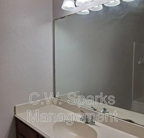 13651 Biggs St — Photo 17