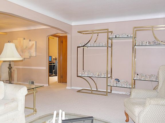 3rd image of 4173 Bexley Blvd