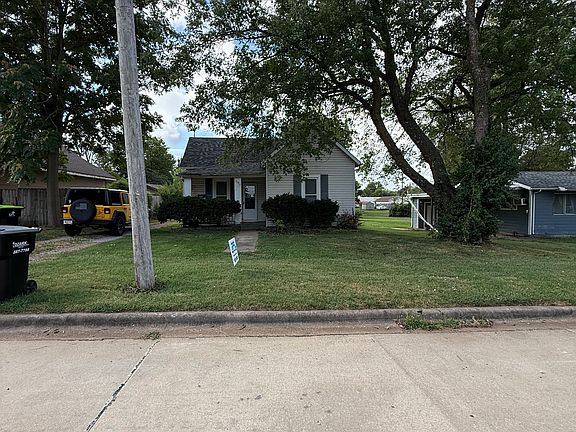 2nd image of 1060 E Atlantic St