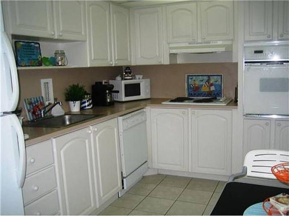 4th image of 3901 S Ocean Dr APT 6K