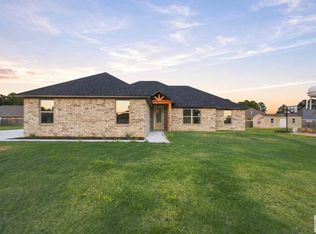 18 Pecos Pl, Wake Village, TX 75501