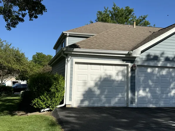 223 Deerpath Ct, Schaumburg, IL