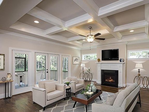 3rd image of 4 Arbor Ln