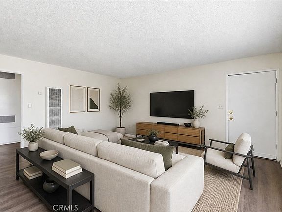 3rd image of 5953 Gaviota Ave