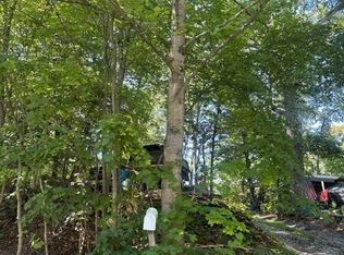 16 Rosemont Ave, West Milford, NJ 07480