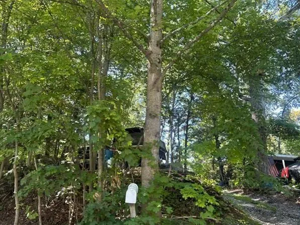 16 Rosemont Ave, West Milford, NJ 07480