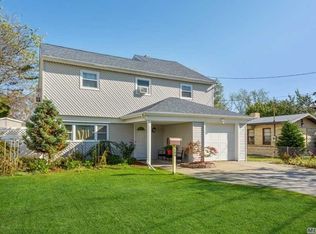 589 S Bayview Ave, Freeport, NY 11520
