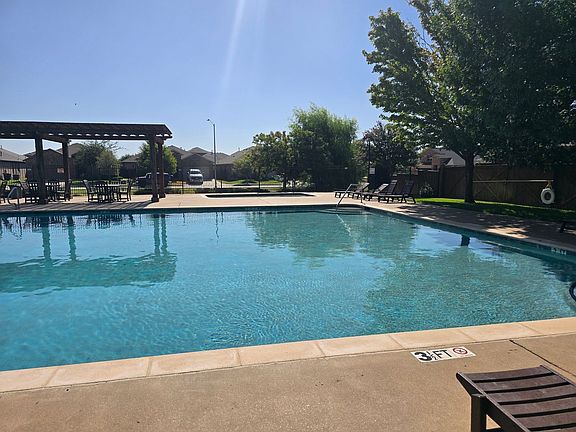 4th image of 8928 Sunny Hollow Dr