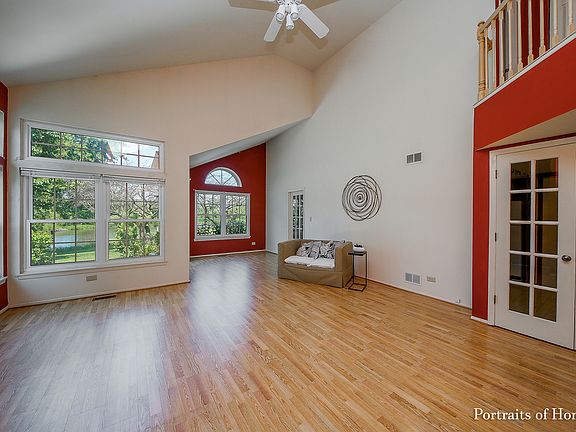 4th image of 30W106 Fairfax Ct