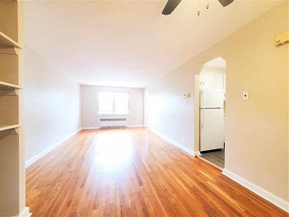5th image of 24 Beech St #2L