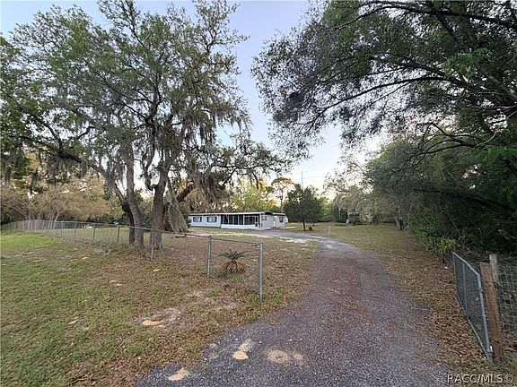 4th image of 4880 N Highland Park Dr