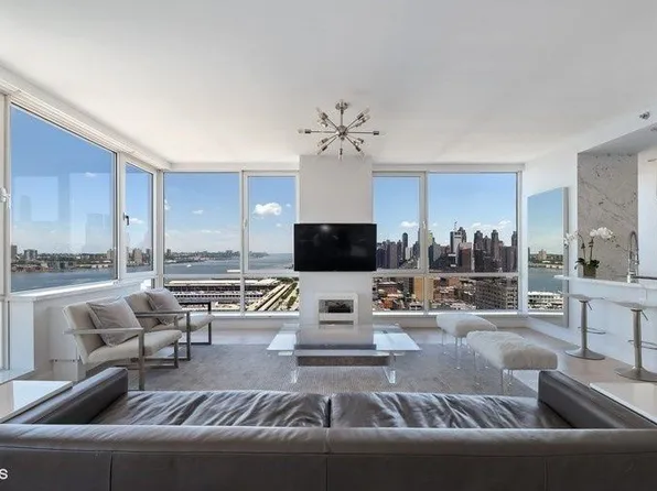 635 West 42nd Street 45J image 1 of 21