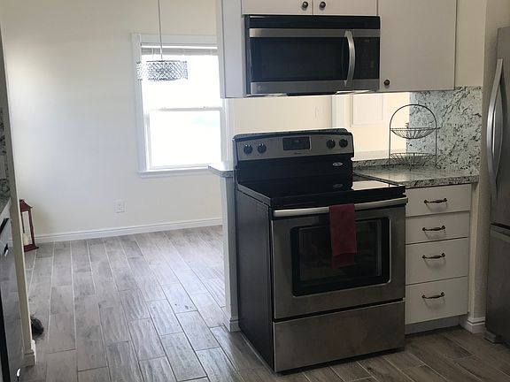 5th image of 1316 E Hidden Creek Ct