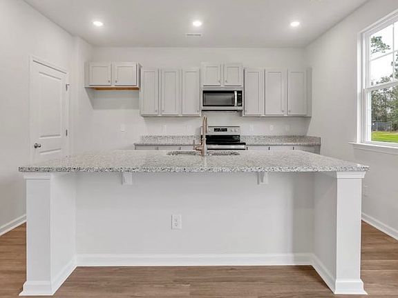 5th image of 2694 Longleaf Pine Cir