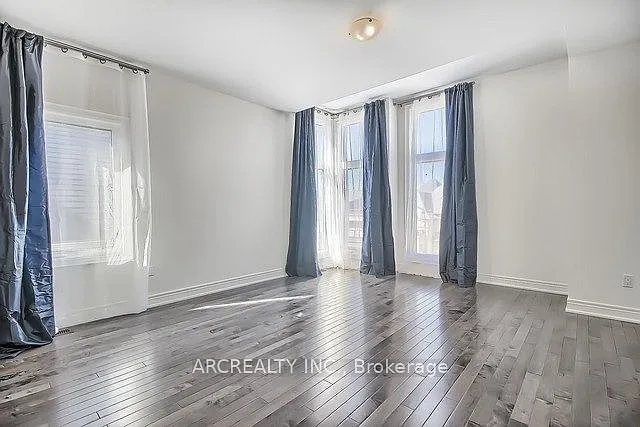 79 Baldry Ave — Photo 35