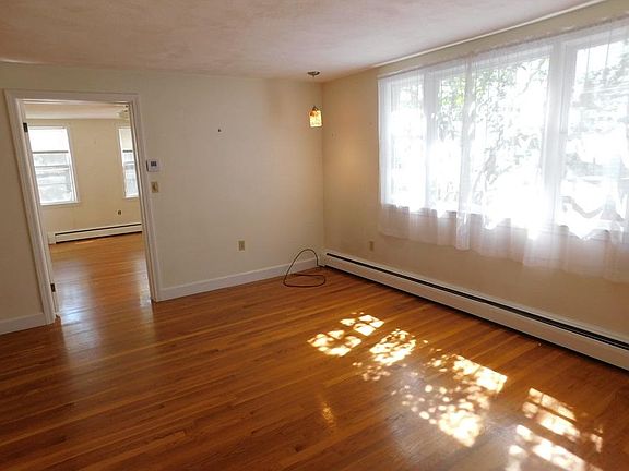 3rd image of 7 Kinnaird St #1