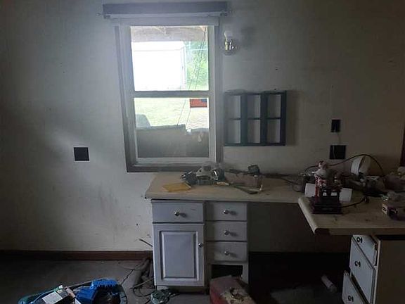 5th image of 24 W Eberwine Ave
