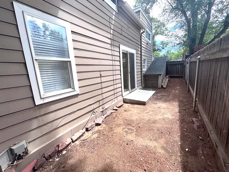519 S El Paso St — Photo 12