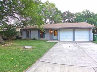 805 Meadowlark Dr, Mansfield, TX 76063