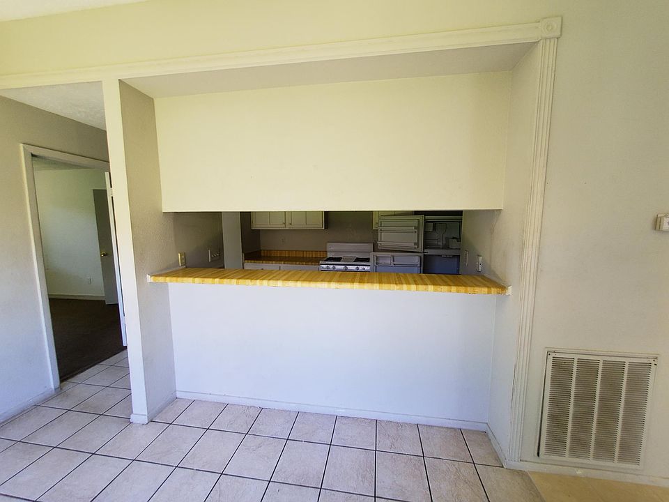 1st image of 15911 Val Vista Dr