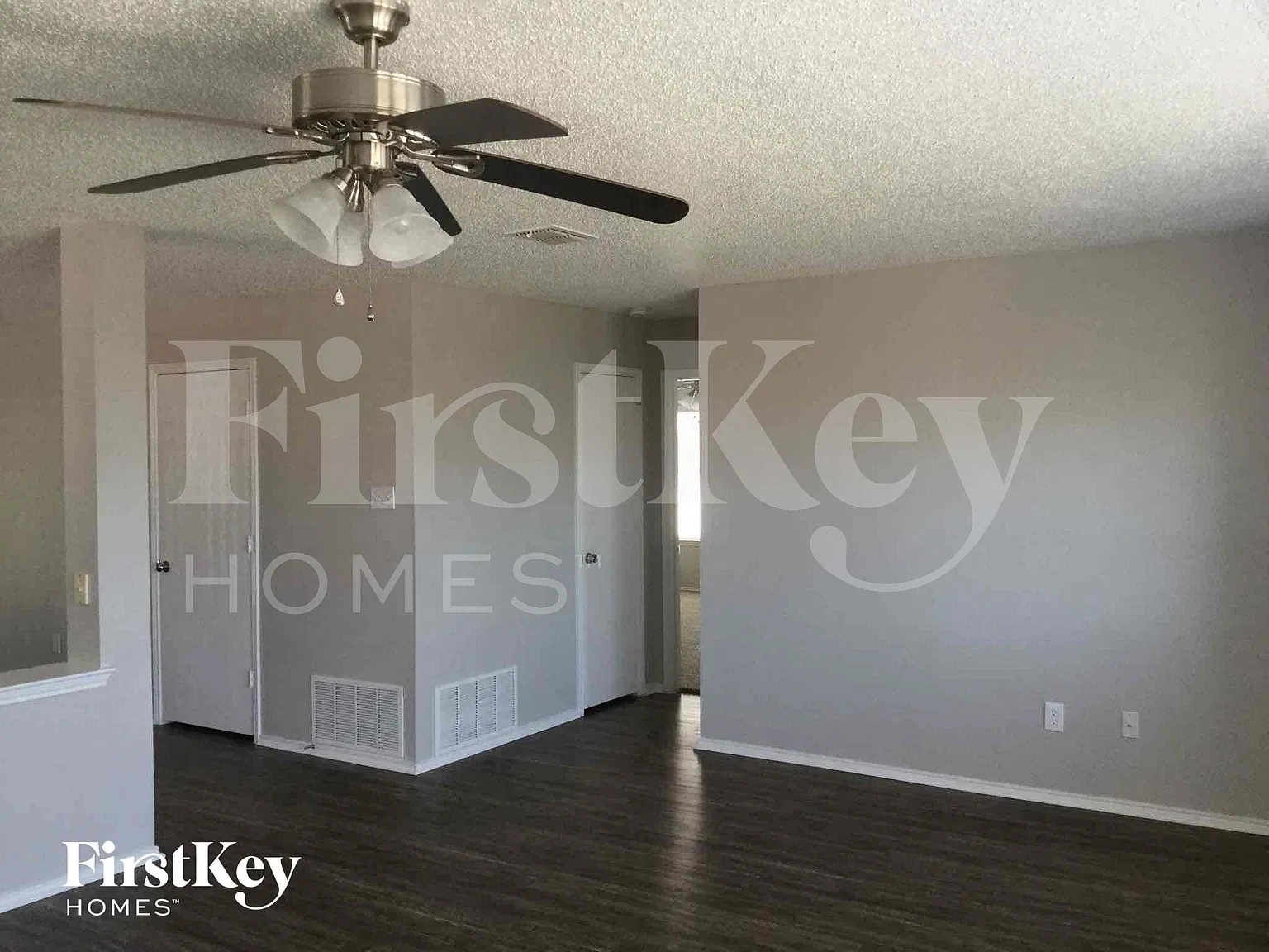 3 bed, 2.0 bath, 1684 sqft, $2,320 — Photo 4