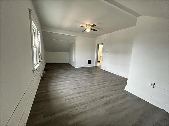 3rd image of 2526 Sunset Blvd APT 2