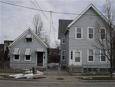 1st image of 1067 E 61st St
