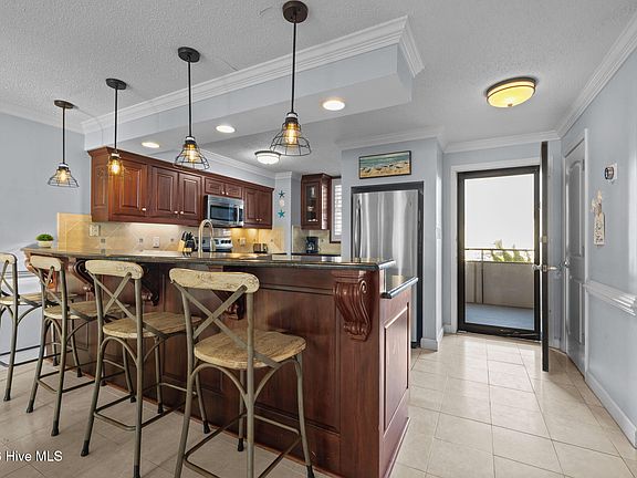 3rd image of 1505 Salter Path Road #228