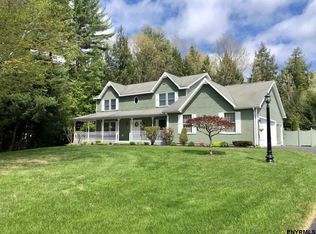 30 Amethyst Dr, Queensbury, NY 12804