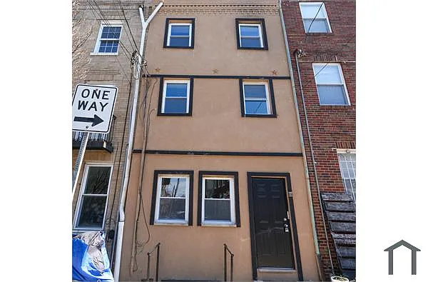 Building Photo - 1335 S 8th St #3F
