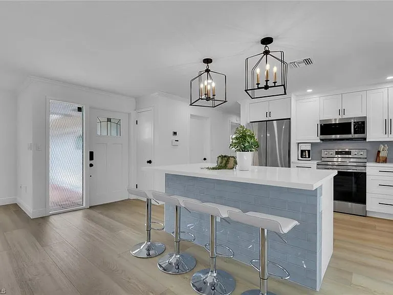 740 Park Shore Dr — Photo 11