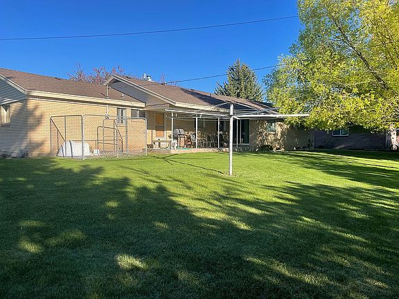 3rd image of 379 Mountain View Ave
