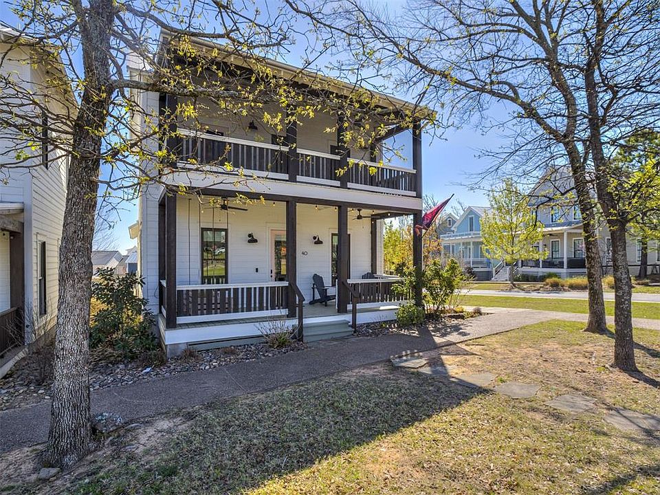 1st image of 40 Redbud St
