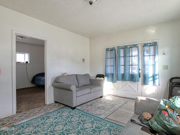 3rd image of 313 N Benwiley Ave
