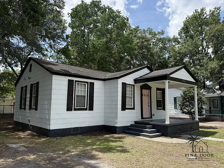 2686 Poplin Ave — Photo 1