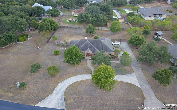 2nd image of 255 Texas Country Dr