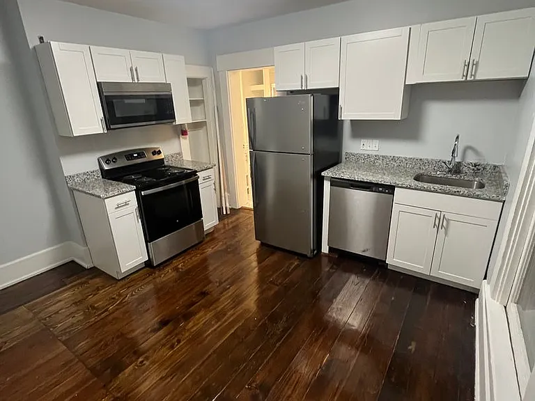 818 Main St — Photo 25