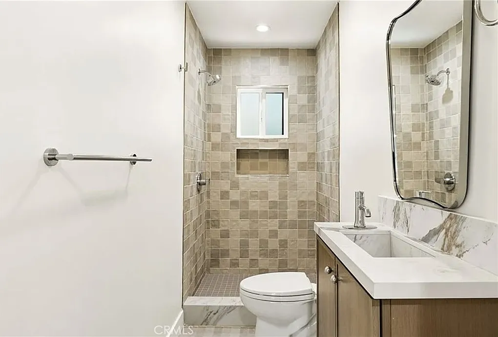 3 bed, 1753 sqft, $4,431 — Photo 3