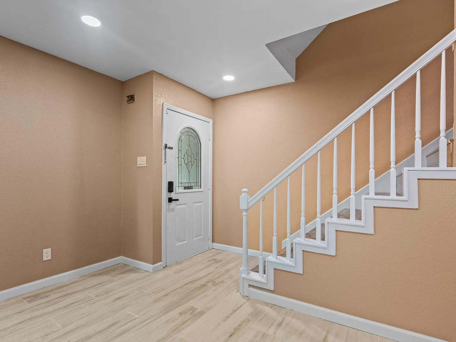 2 bed, 2.5 bath, 1310 sqft, $1,600 — Photo 3