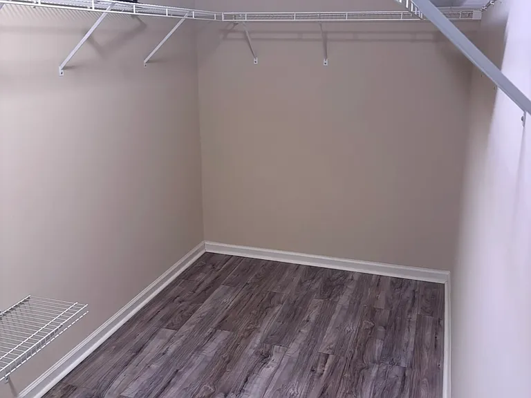 650 Collingsworth Ln — Photo 12