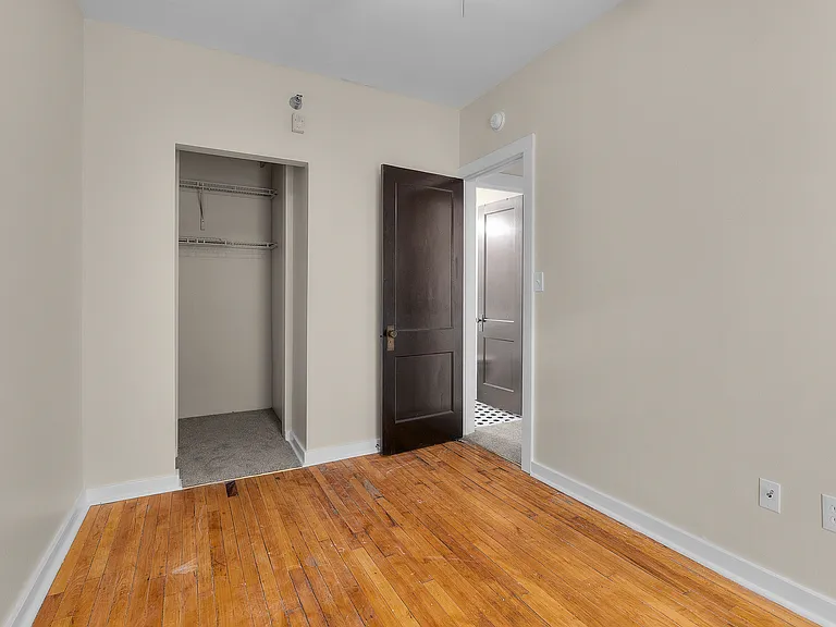 606 E 15th St #5 — Photo 9